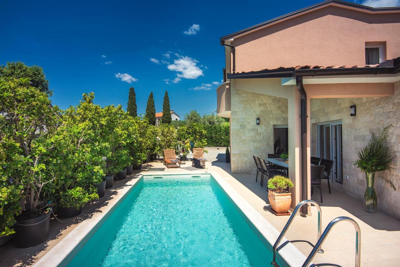 Vila Vanesa With Private Pool Near Rovinj - Open 2022 Rovinjsko Selo Exterior foto