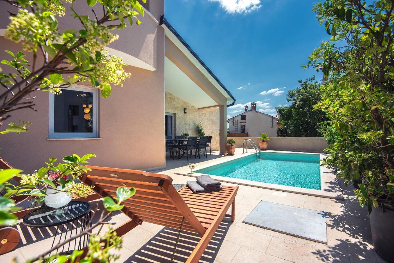 Vila Vanesa With Private Pool Near Rovinj - Open 2022 Rovinjsko Selo Exterior foto