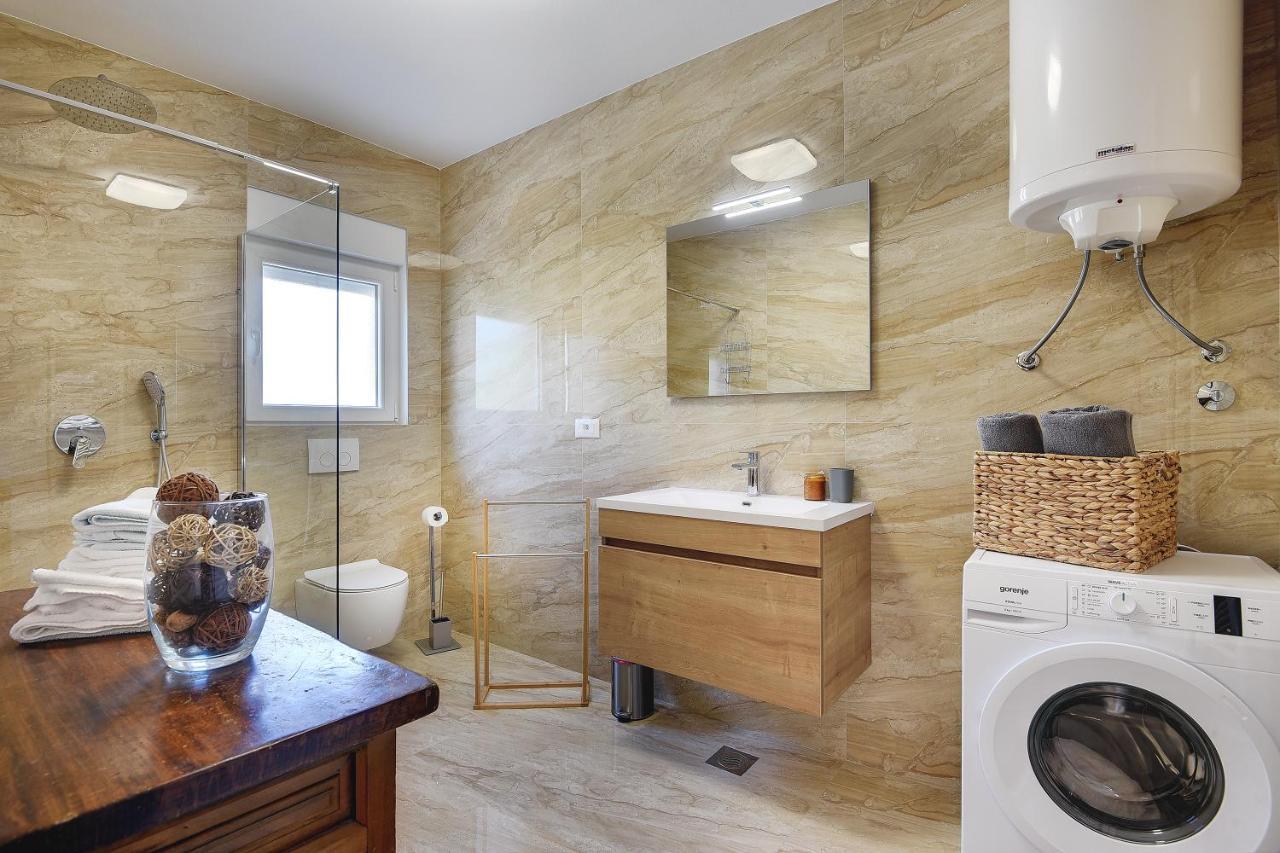 Vila Vanesa With Private Pool Near Rovinj - Open 2022 Rovinjsko Selo Exterior foto