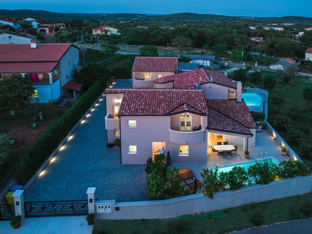 Vila Vanesa With Private Pool Near Rovinj - Open 2022 Rovinjsko Selo Exterior foto