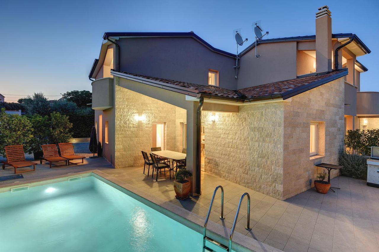 Vila Vanesa With Private Pool Near Rovinj - Open 2022 Rovinjsko Selo Exterior foto