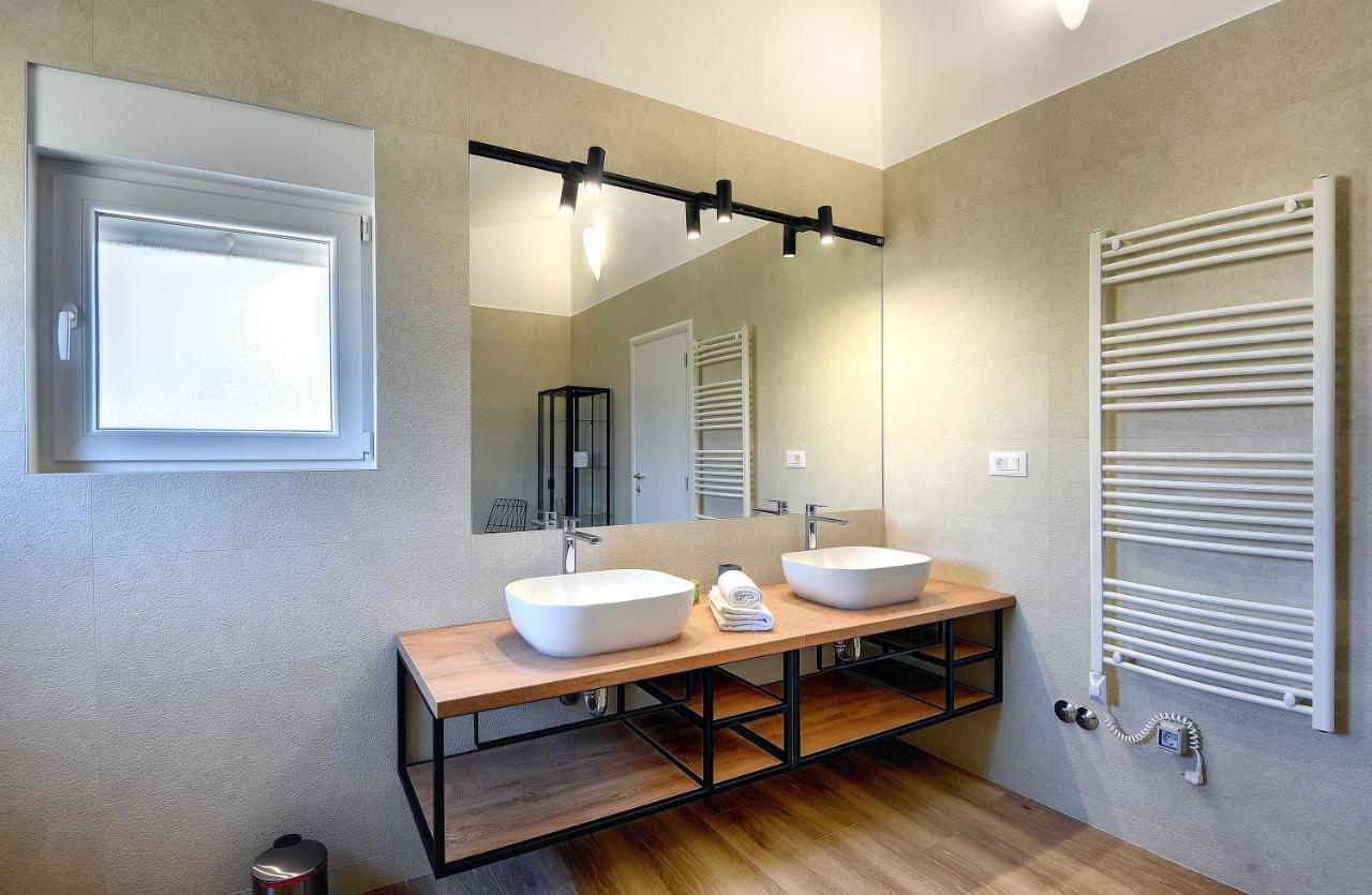 Vila Vanesa With Private Pool Near Rovinj - Open 2022 Rovinjsko Selo Exterior foto